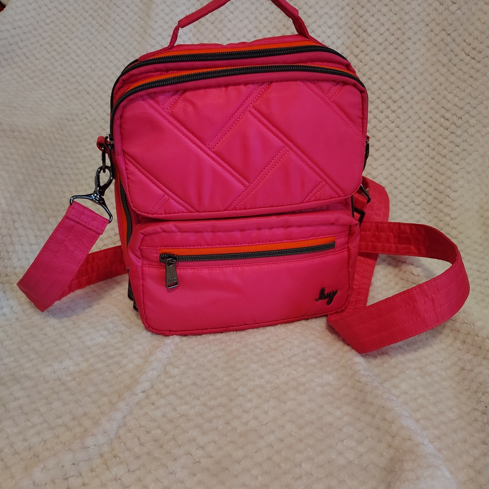 Lug Floral Patterned Bag Interior with Red Accents